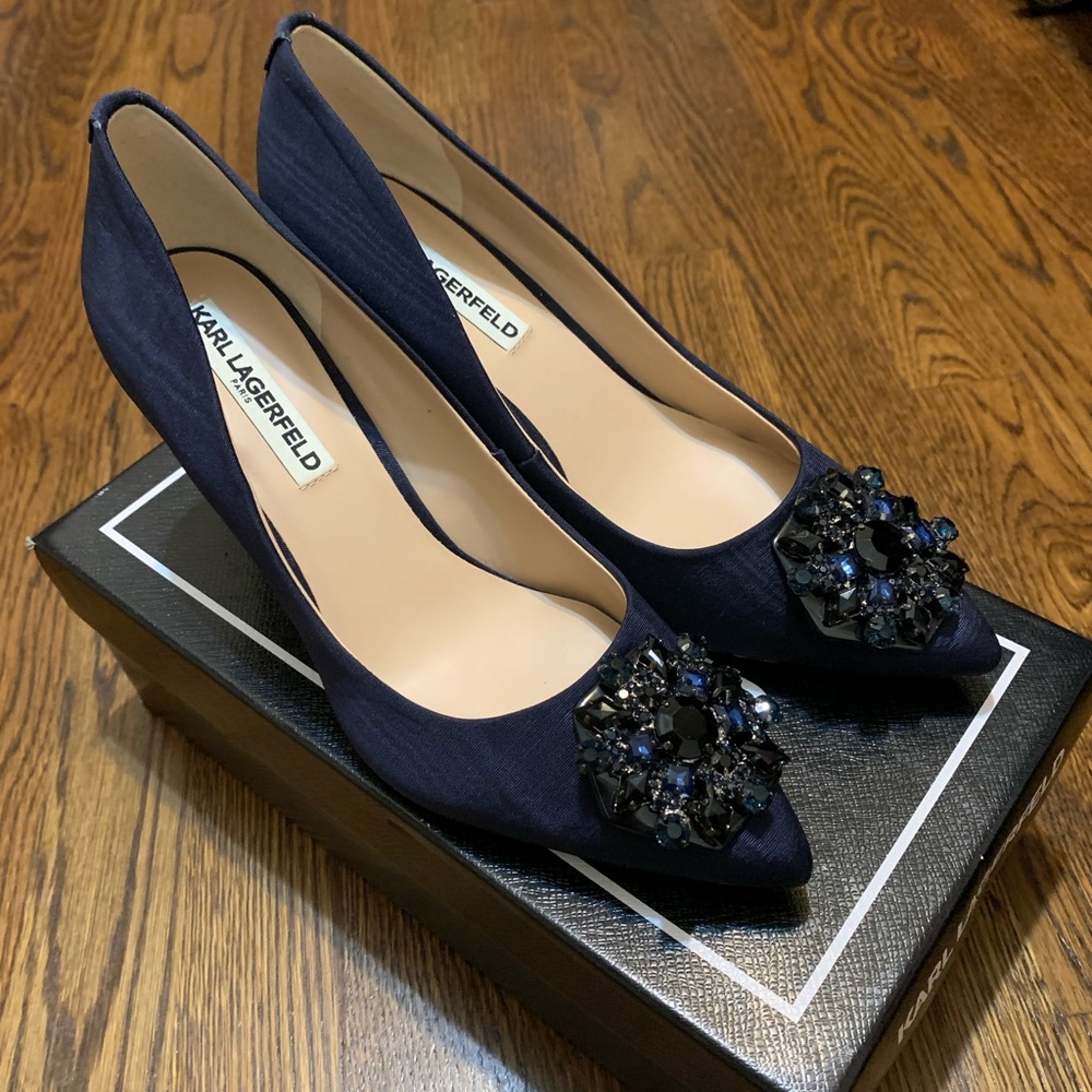 Karl laggerfeld navy blue heels with box.